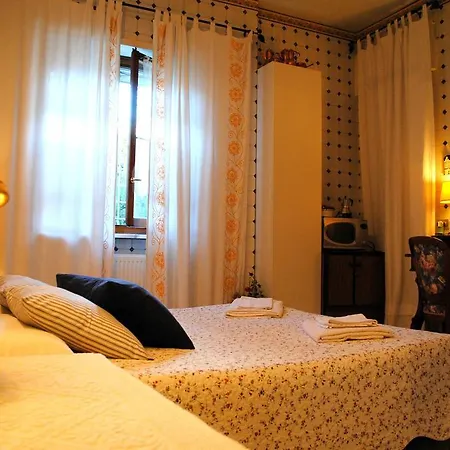 A Casa Di Patrizia Alojamento de Acomodação e Pequeno-almoço 3*